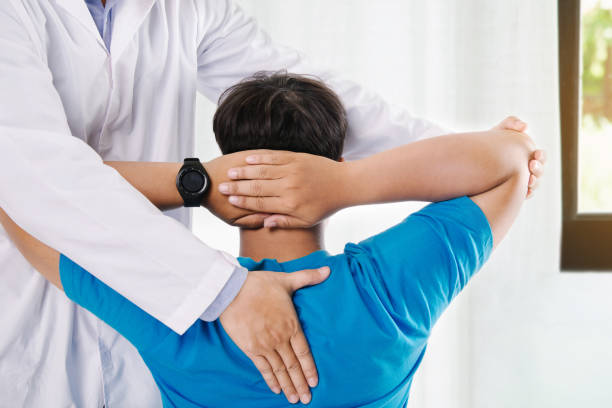 Ajuste quiropráctico de columna lumbar: alineación vertebral para hernia discal y dolor crónico